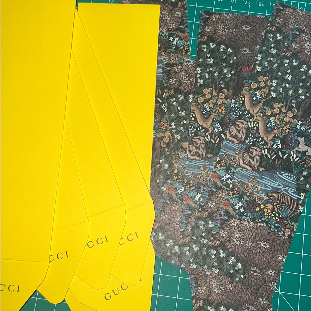 New Collectors item, 6 Gucci Colorful Nature-Themed Tapestry Bookmarks/cards
